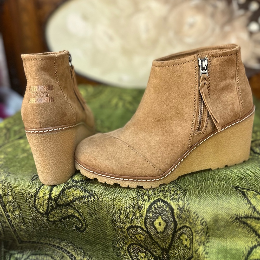 Toms Women's Brown Suede Wedge Booties (7w) ‼️NWIB‼️
